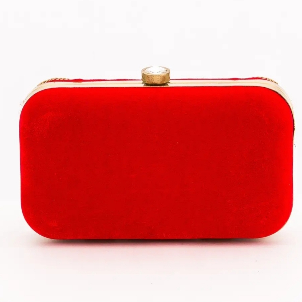 Elegant Red Clutch with Gold Embellishments - Picture 4 of 4